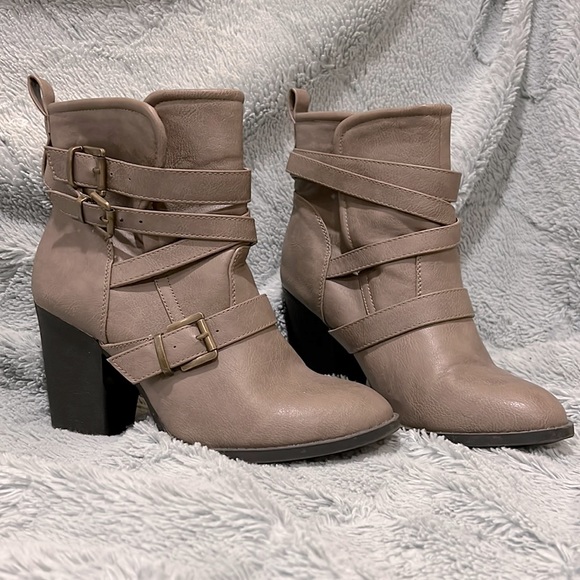 JustFab Shoes - JustFab Taupe Buckle Boots